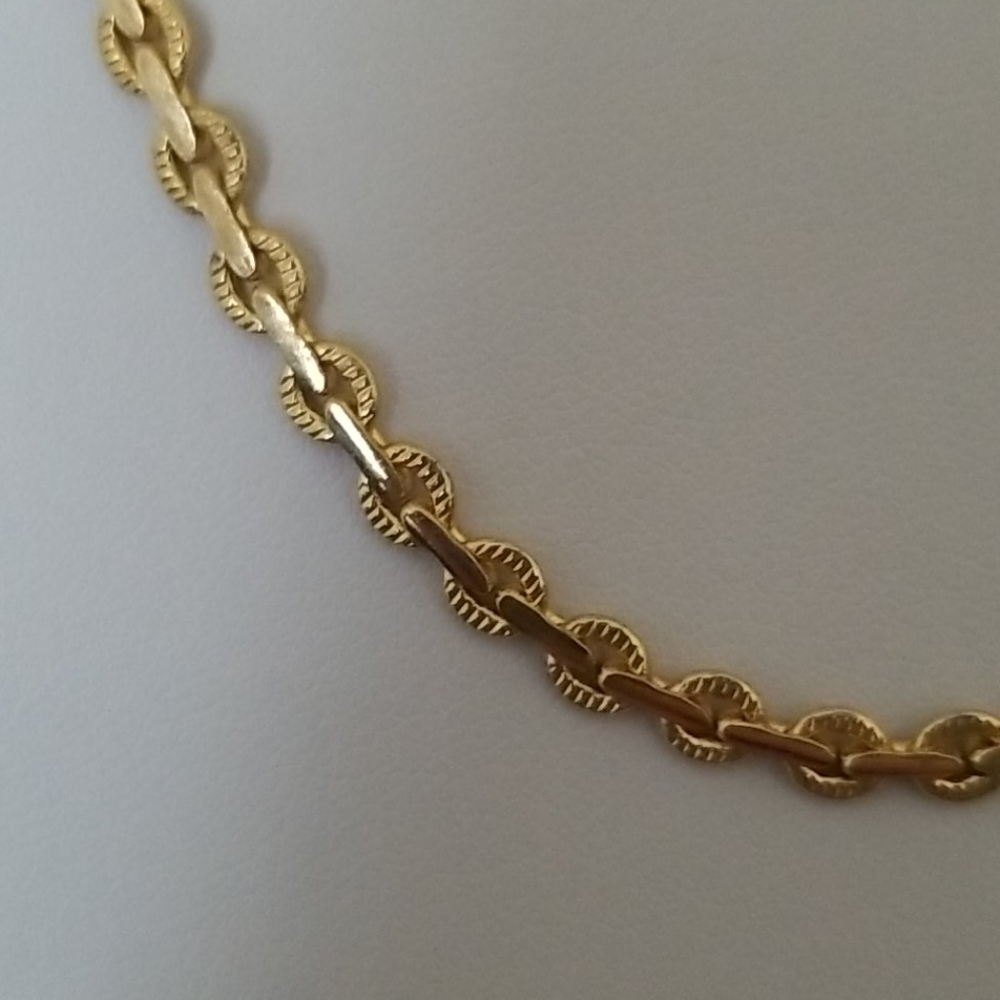 Textured Goldtone Chain - Picture 2 of 3